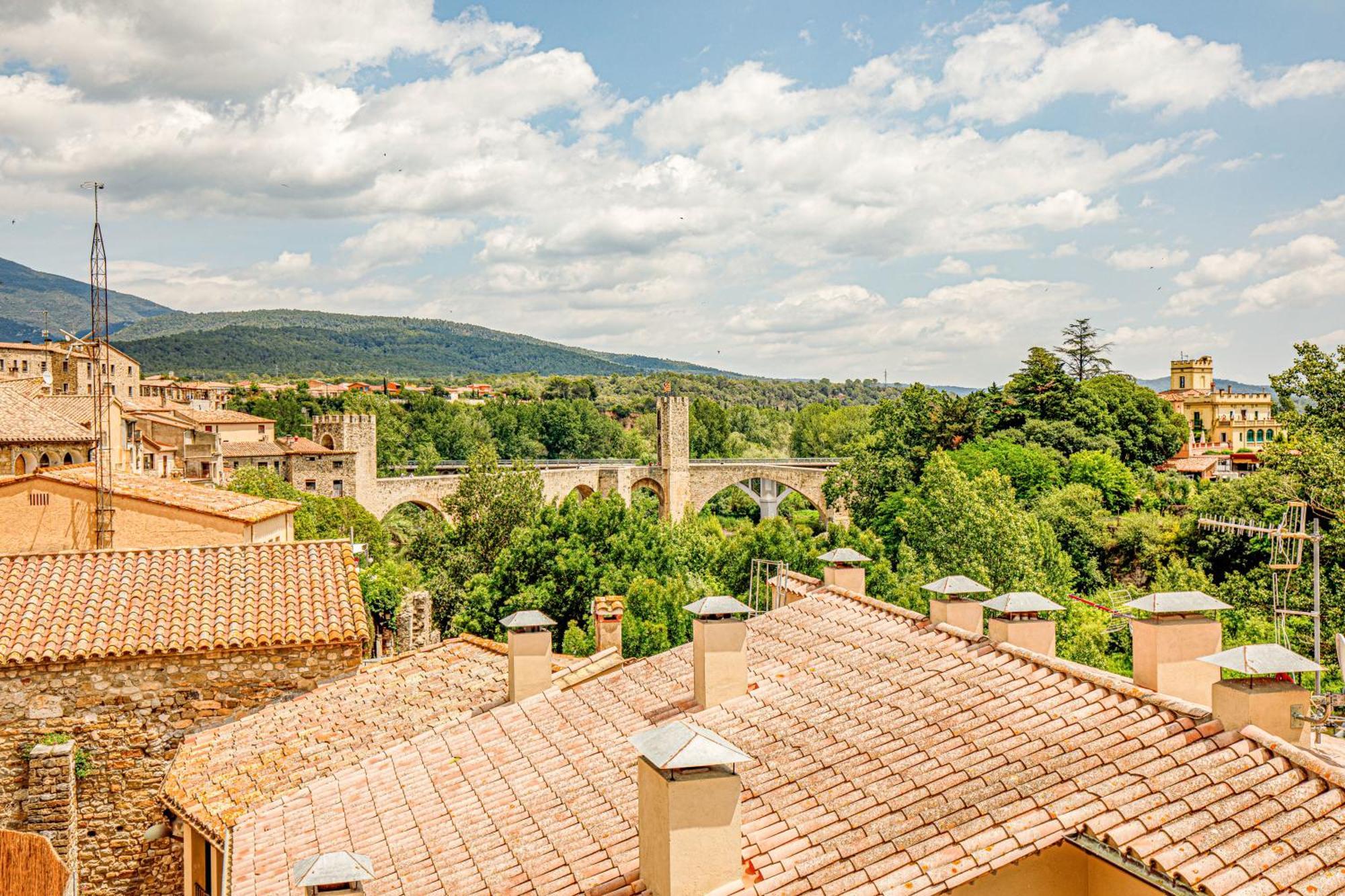 Abadia Mirador The Best Panoramic Views Besalu Bagian luar foto